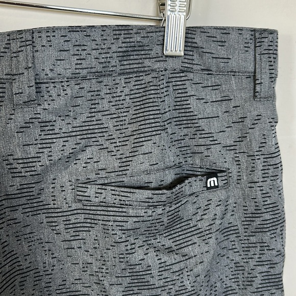 TravisMathew Go Fish Shorts in Heather Grey Pinstripe Black Grey Golf Sz 34 - Picture 6 of 11